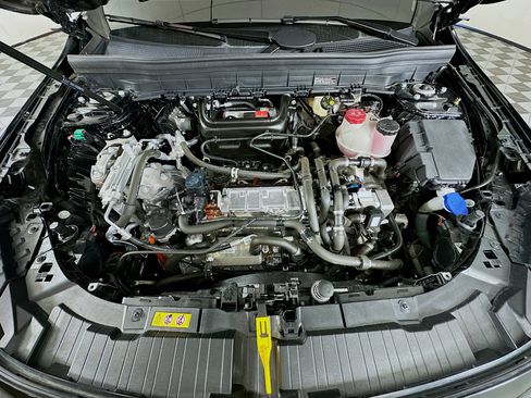 Used 2024 Mercedes-Benz EQB 250+ image 34