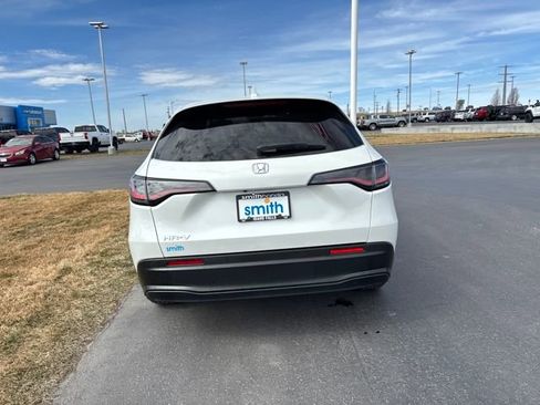 Used 2023 Honda HR-V LX image 4