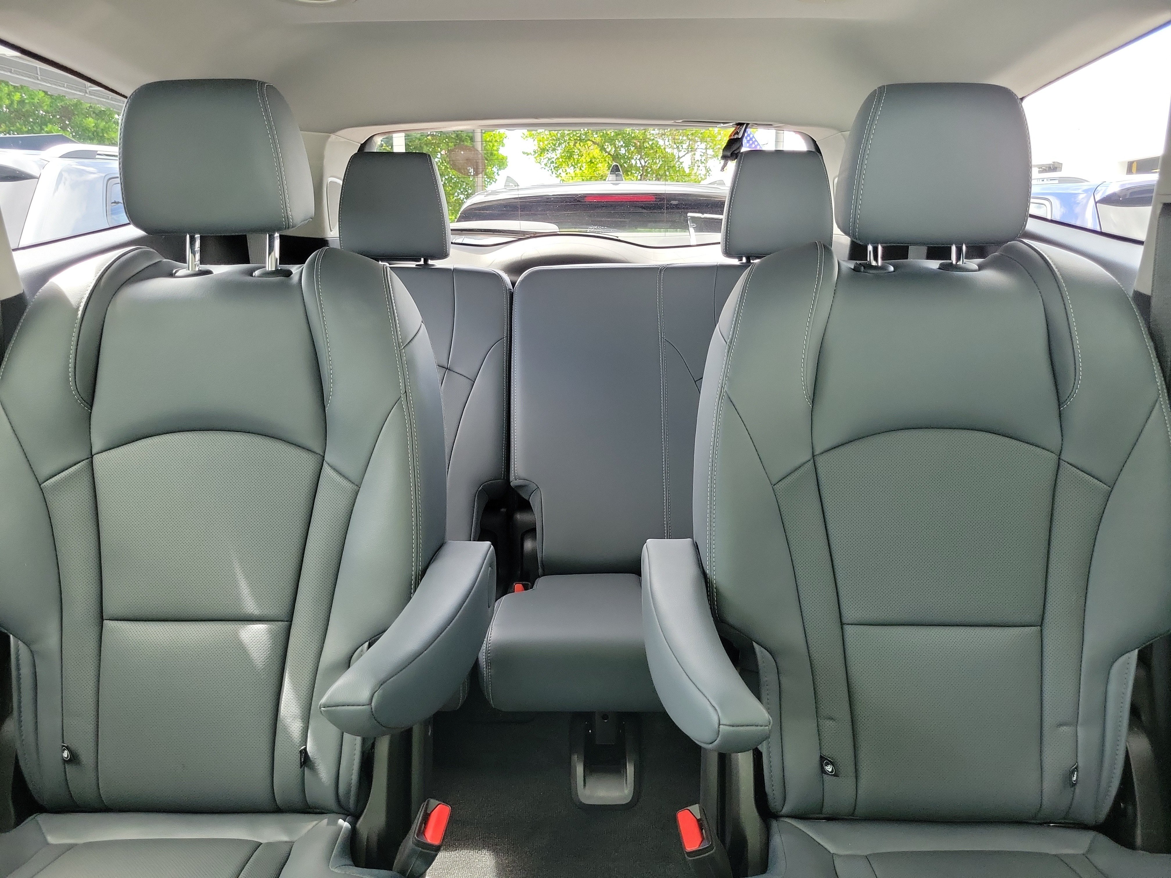 Used 2021 Buick Enclave Premium w/ Sun and Sites Package FWD image 17