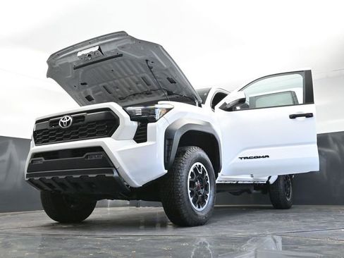 Used 2024 Toyota Tacoma TRD Off-Road AWD/4WD image 46