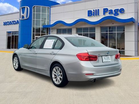 Used 2018 BMW 320i xDrive Sedan image 6