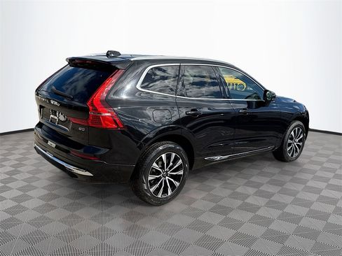 Used 2023 Volvo XC60 B5 Plus image 6