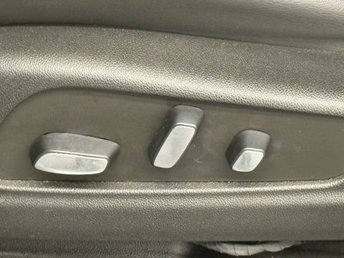 Used 2023 Cadillac XT6 Premium Luxury image 18