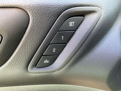 Used 2023 GMC Acadia SLT w/ Preferred Package AWD/4WD image 10