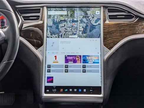 Used 2016 Tesla Model S AWD image 15
