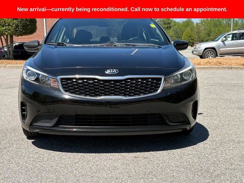 Used 2017 Kia Forte S image 2