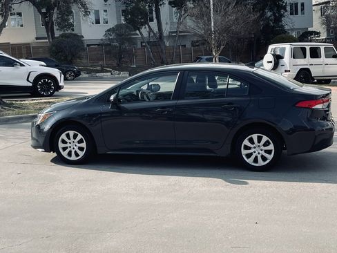 Used 2024 Toyota Corolla LE image 3