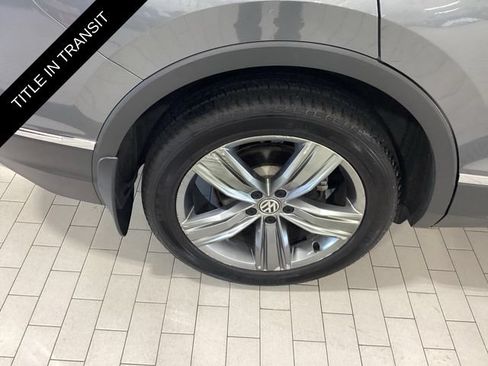 Used 2020 Volkswagen Tiguan SEL AWD/4WD image 24