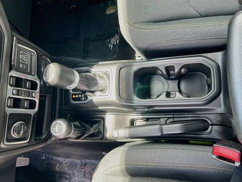 Used 2025 Jeep Gladiator Sport AWD/4WD image 24