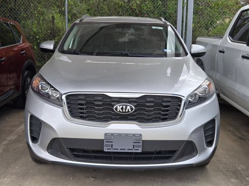 Used 2019 Kia Sorento FWD w/ LX Convenience Package image 2