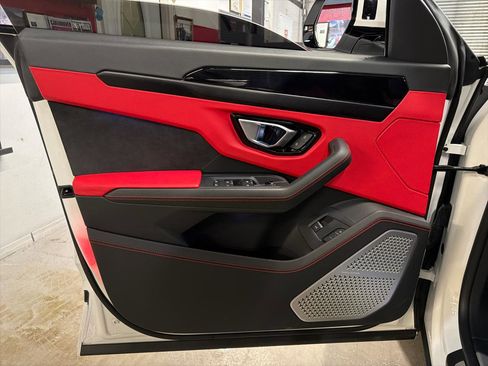 Used 2022 Lamborghini Urus image 16