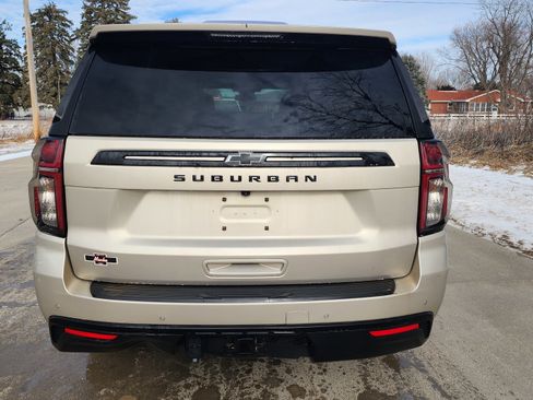 Used 2023 Chevrolet Suburban Z71 image 5