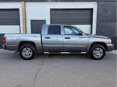 Used 2005 Dodge Dakota Laramie w/ Trailer Tow Group AWD/4WD image 10