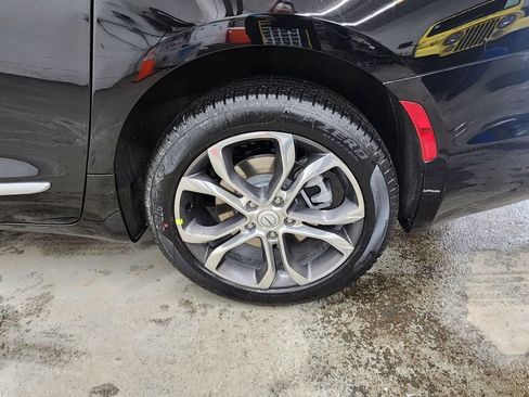 New 2026 Chrysler Pacifica Pinnacle image 22