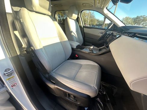 Used 2025 Land Rover Range Rover Velar Dynamic SE image 24