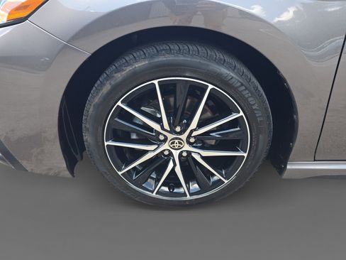 Used 2021 Toyota Camry SE w/ Convenience Package FWD image 10
