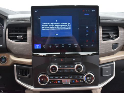 Used 2024 Ford Expedition Limited image 16