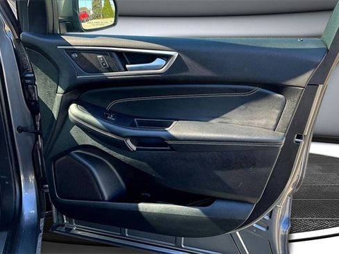Used 2024 Ford Edge Titanium image 29