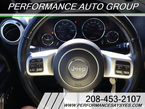 Used 2013 Jeep Wrangler Rubicon AWD/4WD image 22