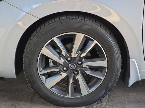 Used 2022 Nissan Versa SV FWD image 32