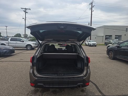 Used 2023 Subaru Forester Premium AWD/4WD image 16