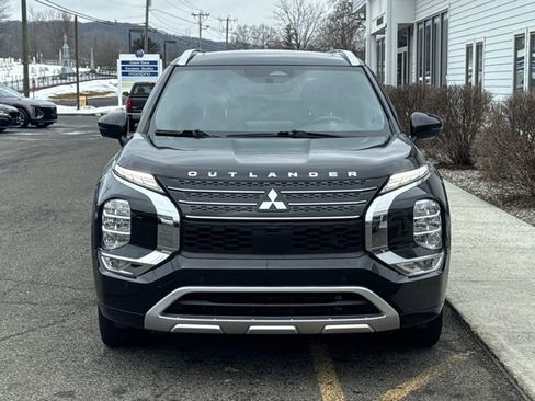 Used 2022 Mitsubishi Outlander SEL image 2