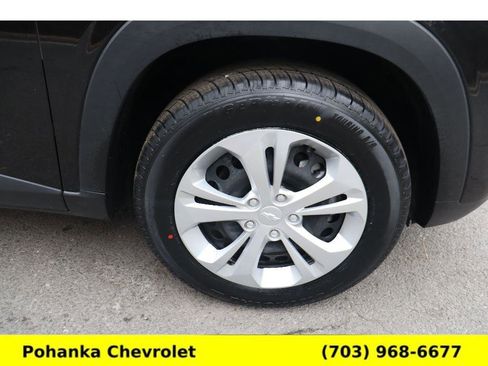 Certified 2024 Chevrolet Trax LS w/ Driver Confidence Package image 28