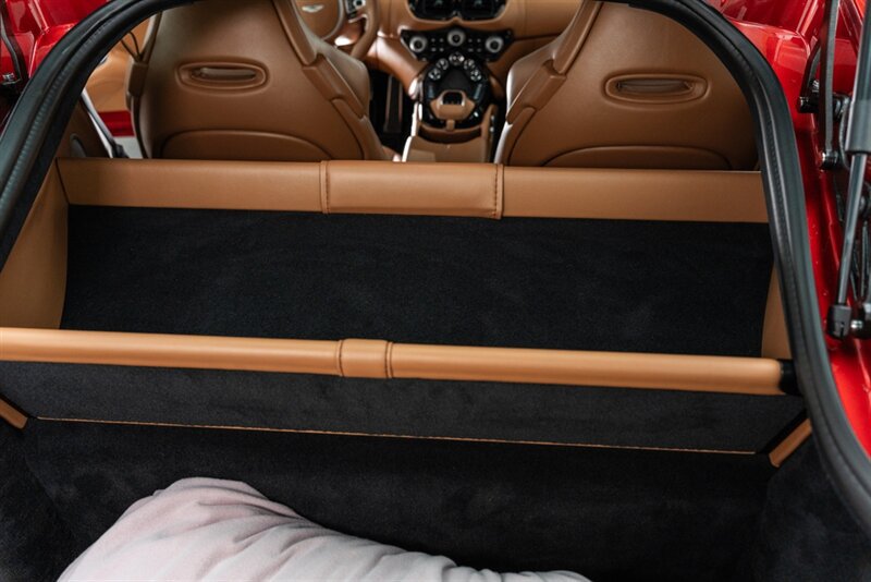 Used 2020 Aston Martin V8 Vantage Coupe RWD image 42