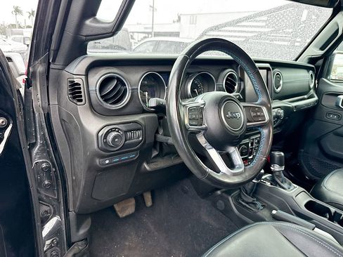 Used 2022 Jeep Wrangler Unlimited Rubicon 4xe w/ Cold Weather Group image 10