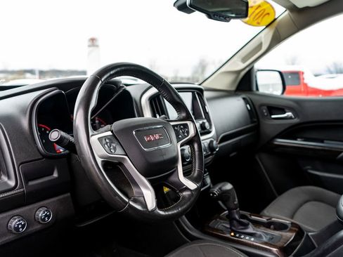 Used 2015 GMC Canyon SLE image 18