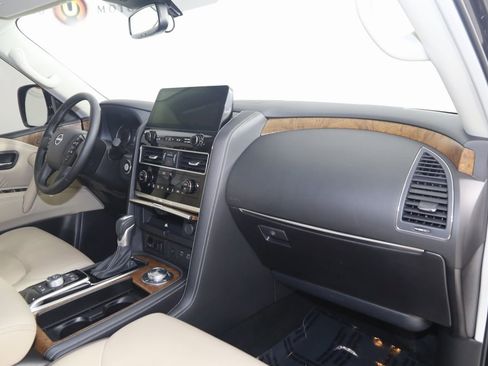 Used 2024 Nissan Armada SL w/ Captain's Chairs Package image 44