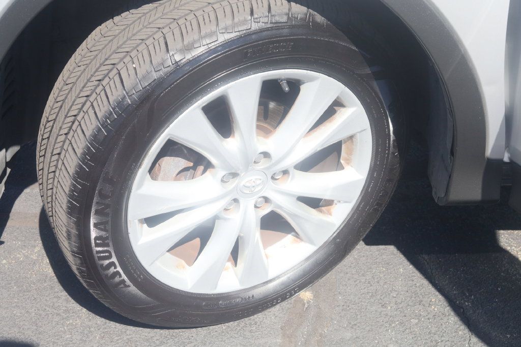 Used 2015 Toyota RAV4 Limited AWD/4WD image 32