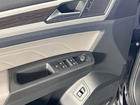 Used 2023 Volkswagen Atlas SE image 17