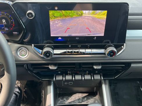 Certified 2024 Chevrolet Colorado LT image 14