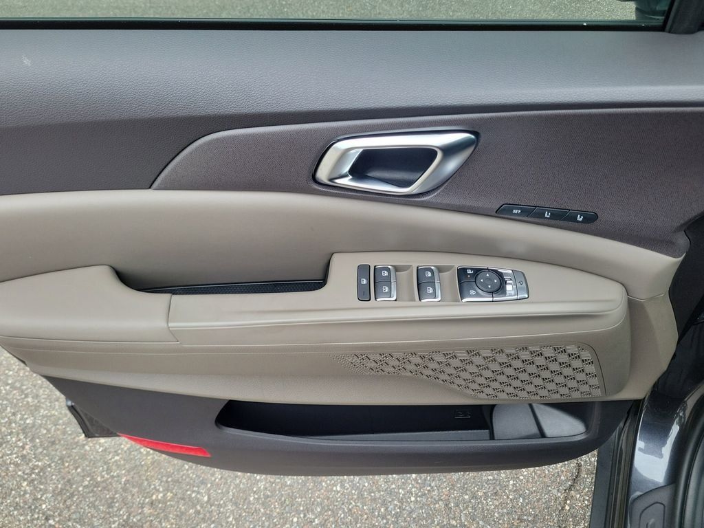 New 2026 Kia Carnival SX FWD image 21