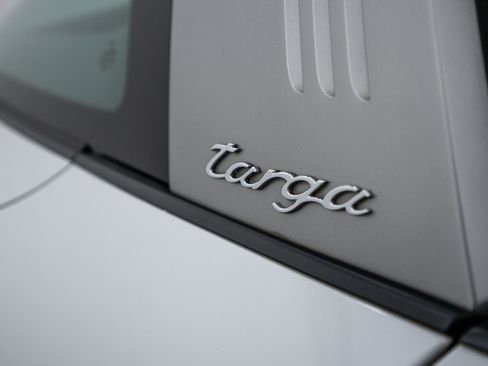 Certified 2014 Porsche 911 Targa 4S image 12