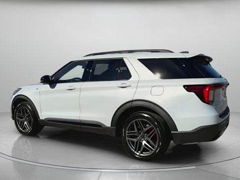 New 2026 Ford Explorer ST-Line w/ ST-Line Street Pack image 19