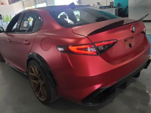 Used 2017 Alfa Romeo Giulia Quadrifoglio RWD image 6