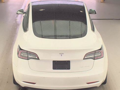 Used 2022 Tesla Model 3 Long Range AWD/4WD image 8