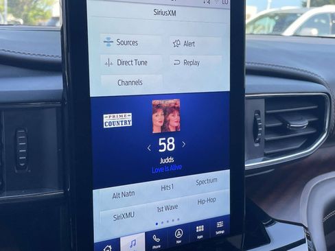 Used 2022 Ford Explorer King Ranch w/ Premium Technology Package AWD/4WD image 27