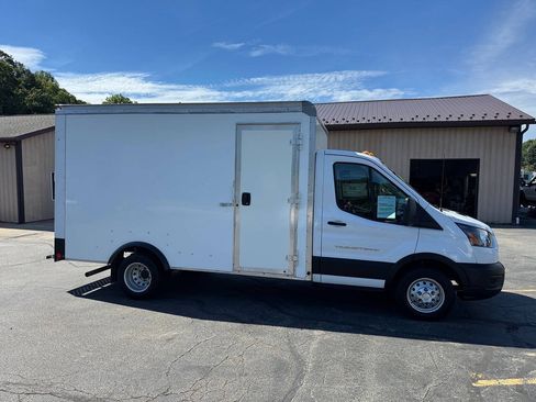 Used 2023 Ford Transit 350 DRW RWD image 2