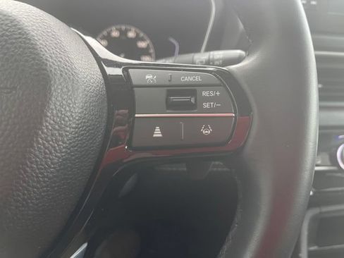 Used 2025 Honda Pilot EX-L image 18