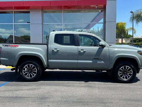 Used 2023 Toyota Tacoma TRD Sport w/ Black Out Package (TMS) AWD/4WD image 4