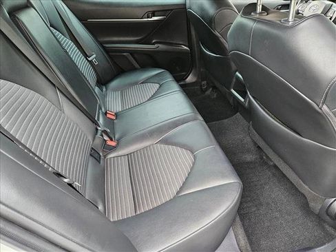 Used 2024 Toyota Camry SE image 18