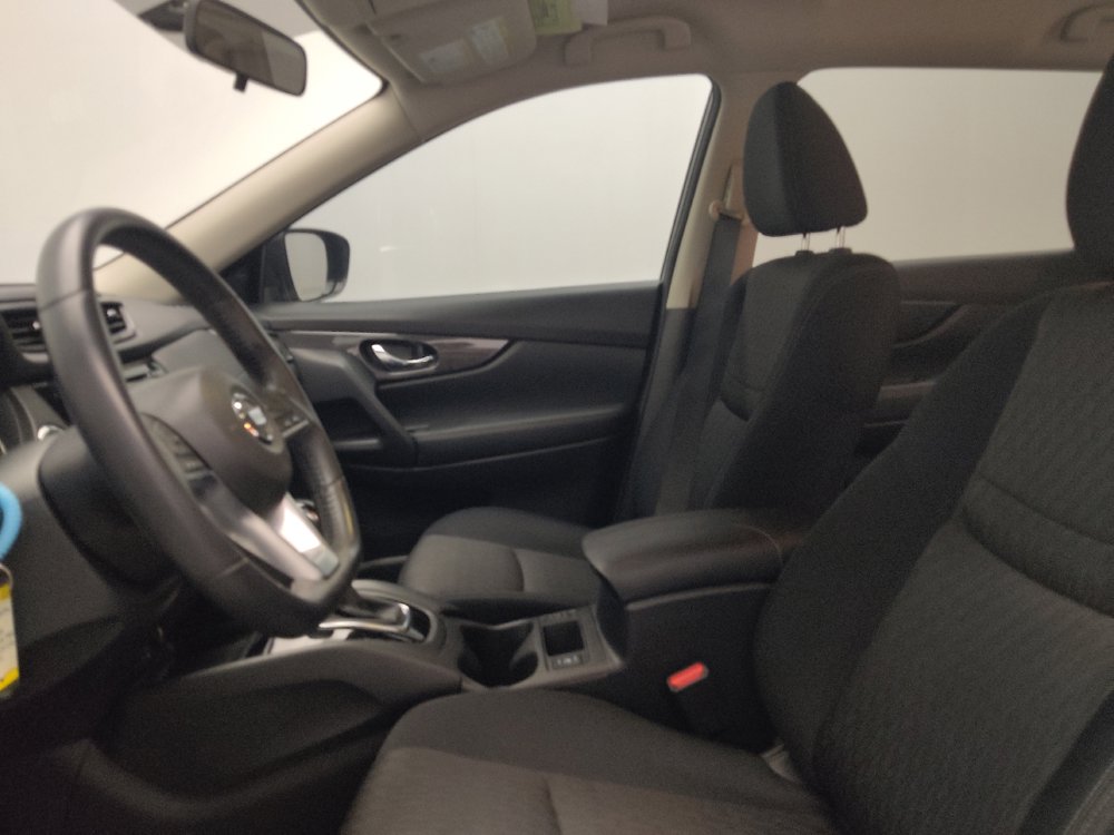 Used 2017 Nissan Rogue SV FWD image 17
