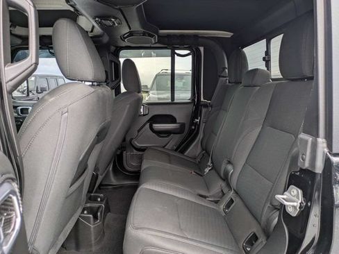 Used 2022 Jeep Gladiator Sport AWD/4WD image 12