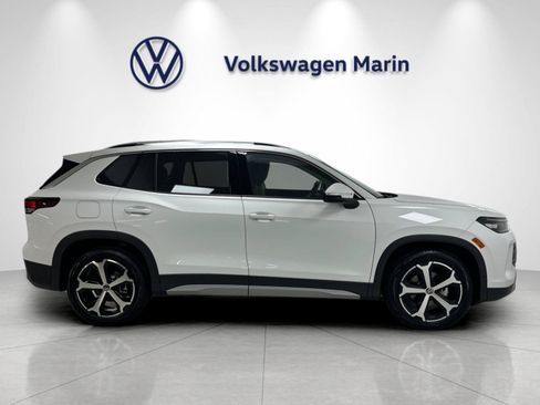 New 2026 Volkswagen Tiguan SE FWD image 6