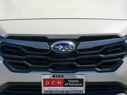 Used 2024 Subaru Crosstrek 2.0i Premium image 5