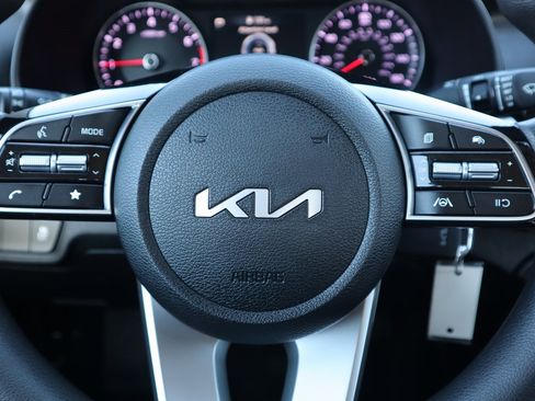 Used 2024 Kia Forte LXS w/ LXS Technology Package image 26