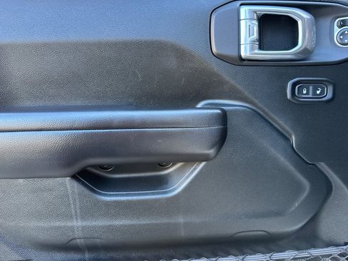 Used 2020 Jeep Gladiator Rubicon image 10